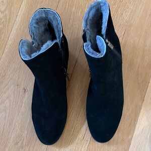 Valdini Suede Bootie. Side zipper. Will fit size 8.5.